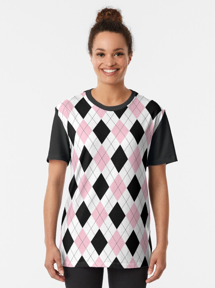 Argyle Pink Black Pattern Retro Vintage Elegant Graphic 50s 60s 70s Graphic T-Shirt